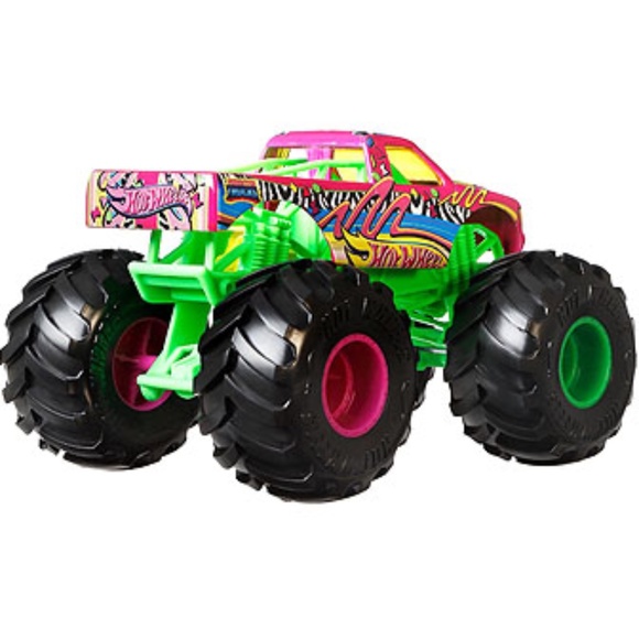 Hot Wheels Monster Trucks 1:24 Scale Torque Terror Truck Play Vehicle - Picture 2 of 4